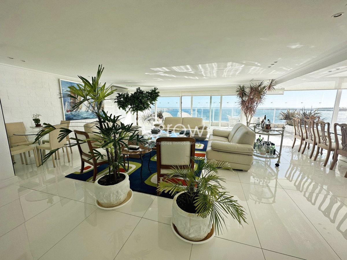 Apartamento ID.1172 - Penthouse en primera linea de Playa Mansa