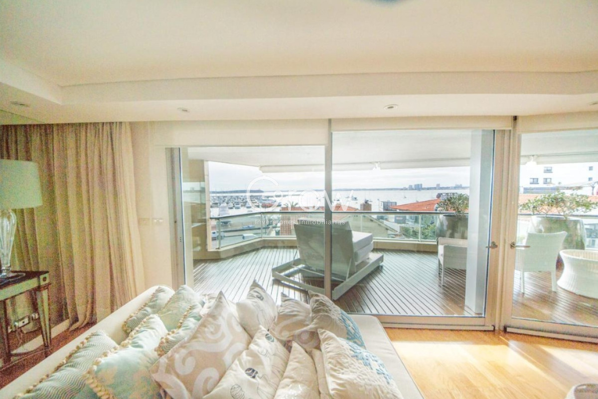 Apartamento ID.2119 - Espectacular Departamento en el Puerto de Punta del Este