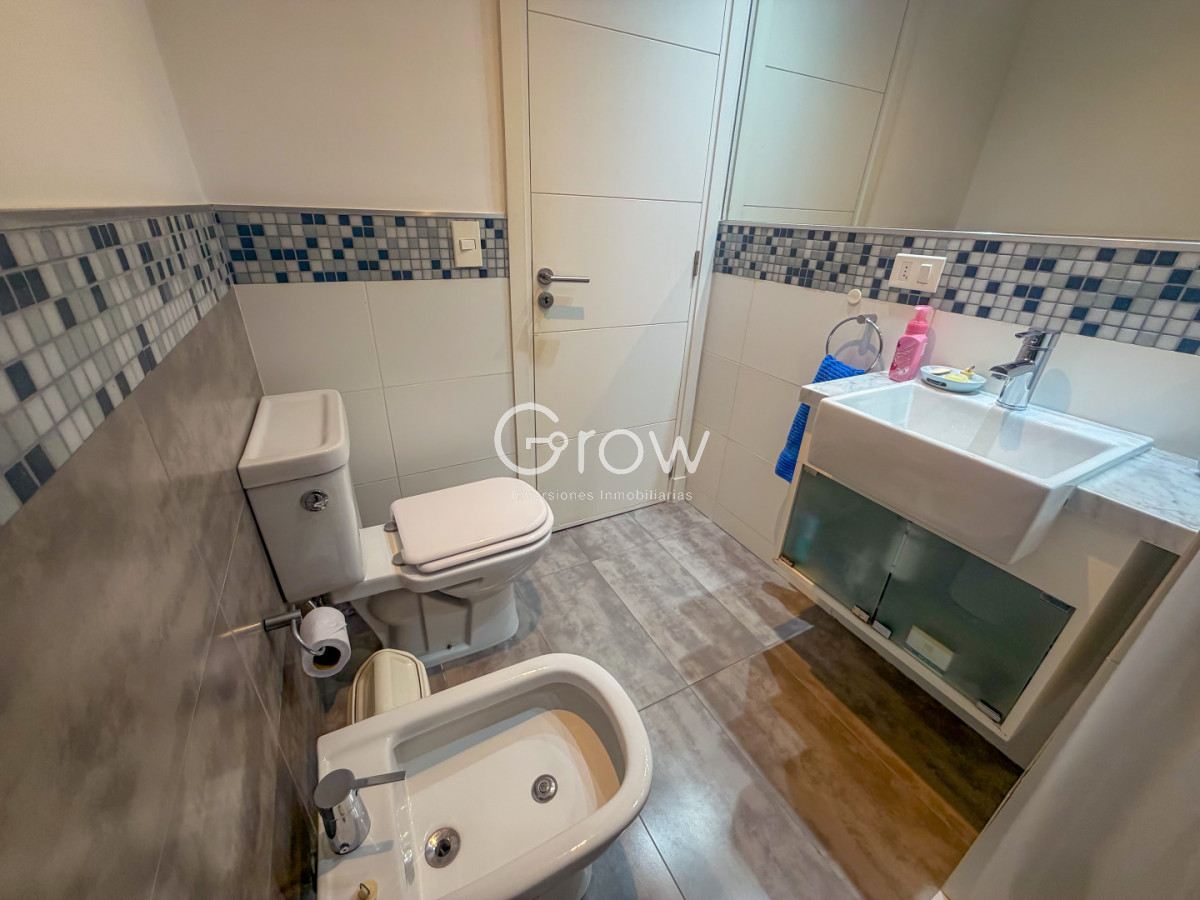 Apartamento ID.3533 - OPORTUNIDAD UNICA! Depto en excelente estado con vistas al mar U$S 239.000!