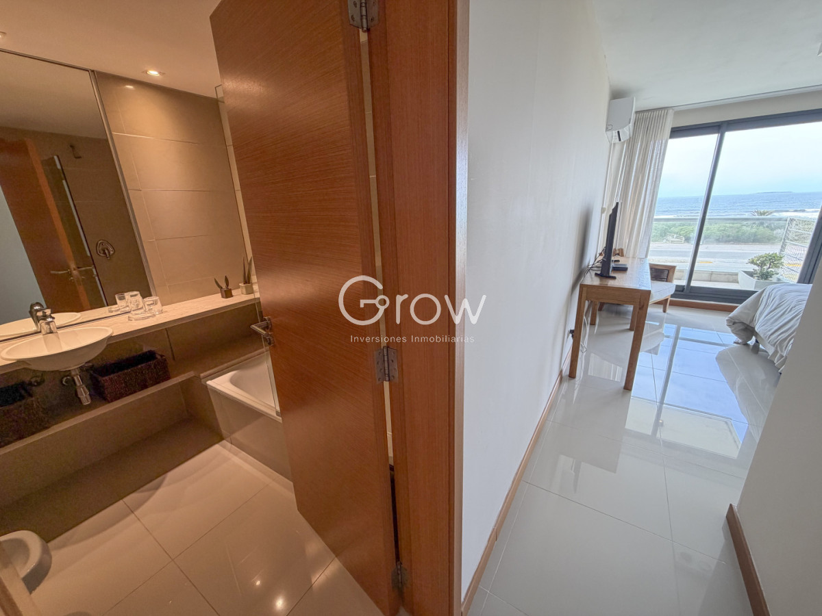 Apartamento ID.3570 - Exclusivo Penthouse en primera línea de Playa Brava