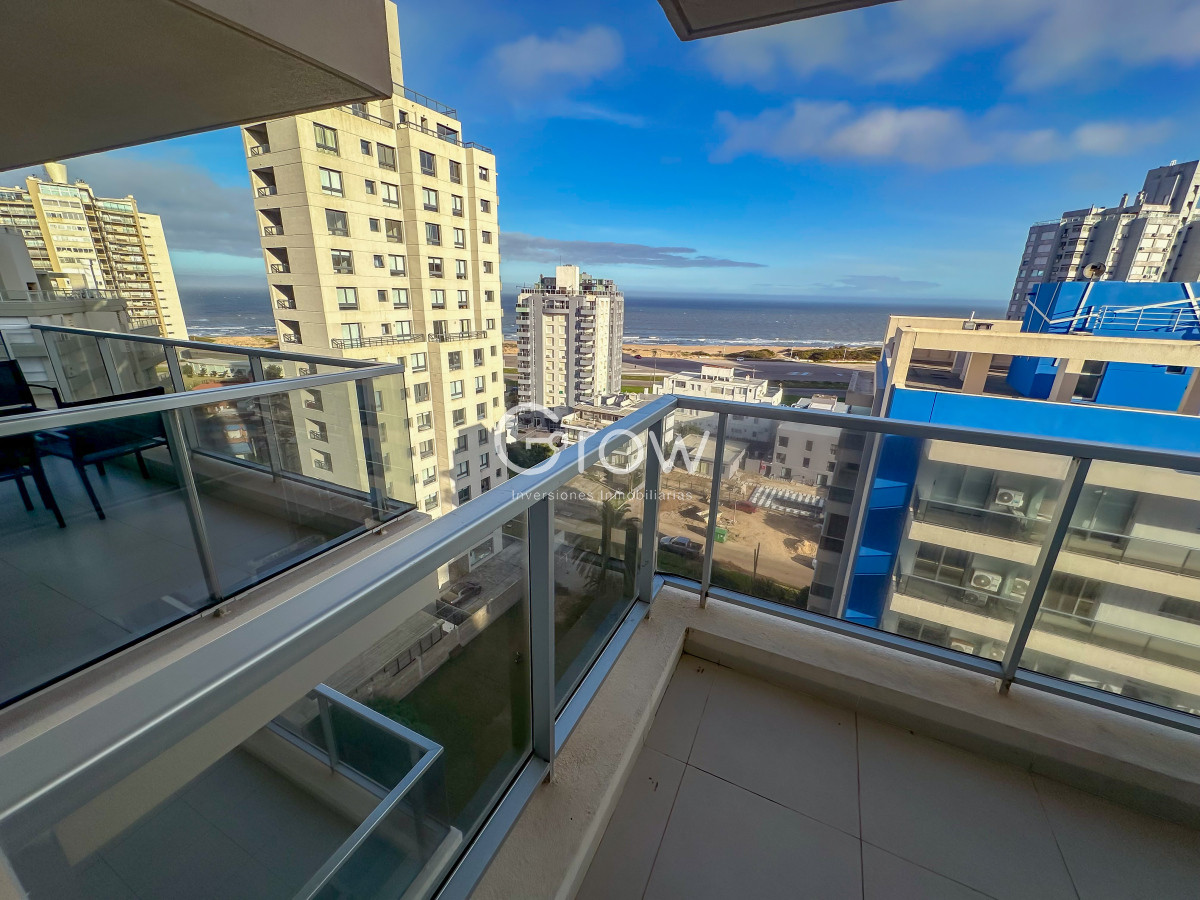 Apartamento ID.3006 - Hermoso piso alto con vistas al mar en parada 3 de Playa Brava 
