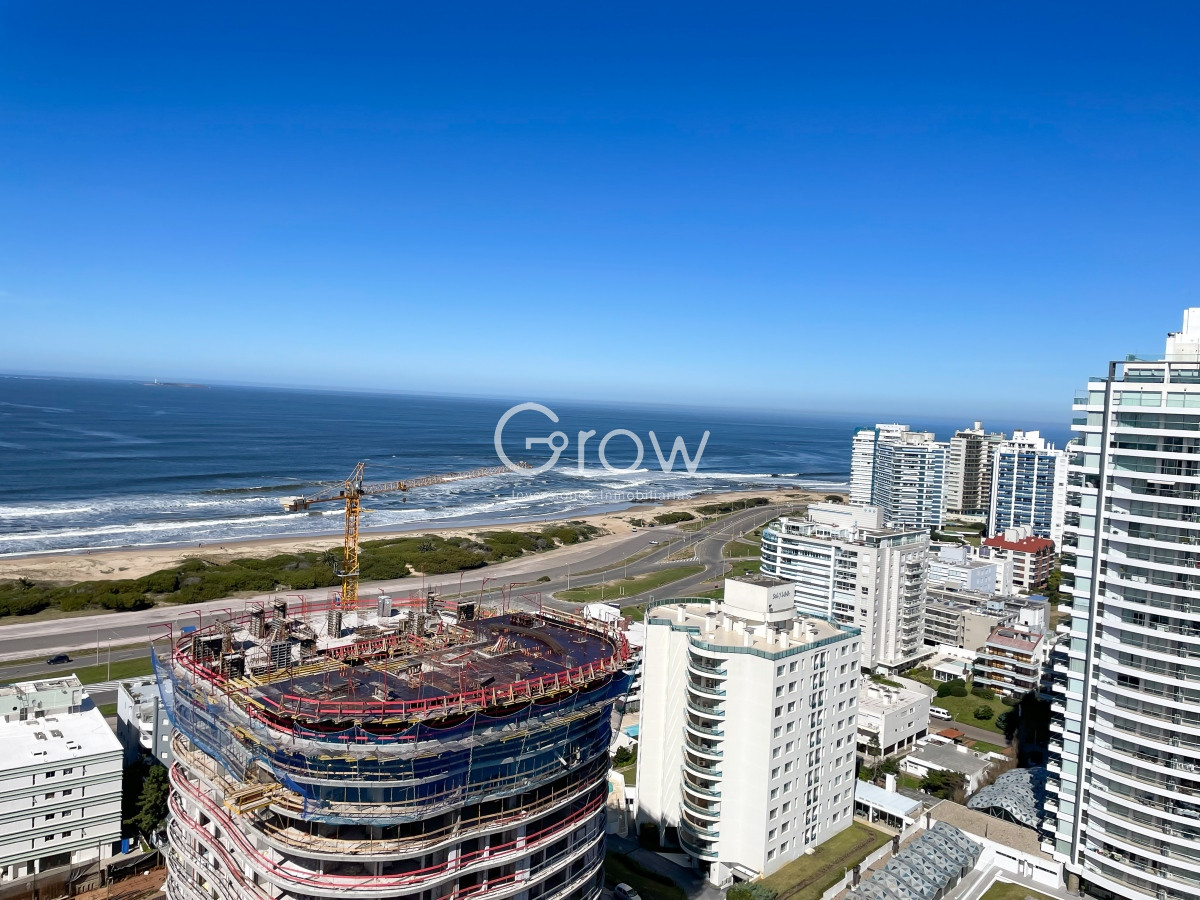 Apartamento ID.1438 - Piso alto con hermosa vista a Playa Brava!