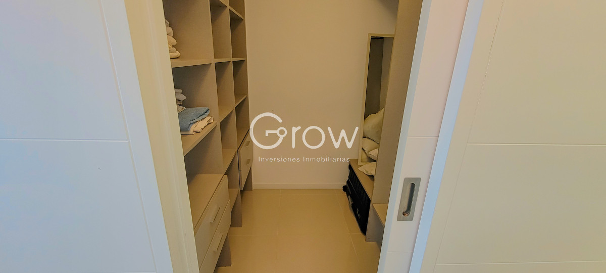 Apartamento ID.2651 - Piso alto frente al mar!