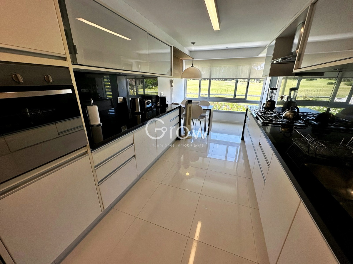 Apartamento ID.192 - Amplitud y categoría en primera linea de Playa Brava