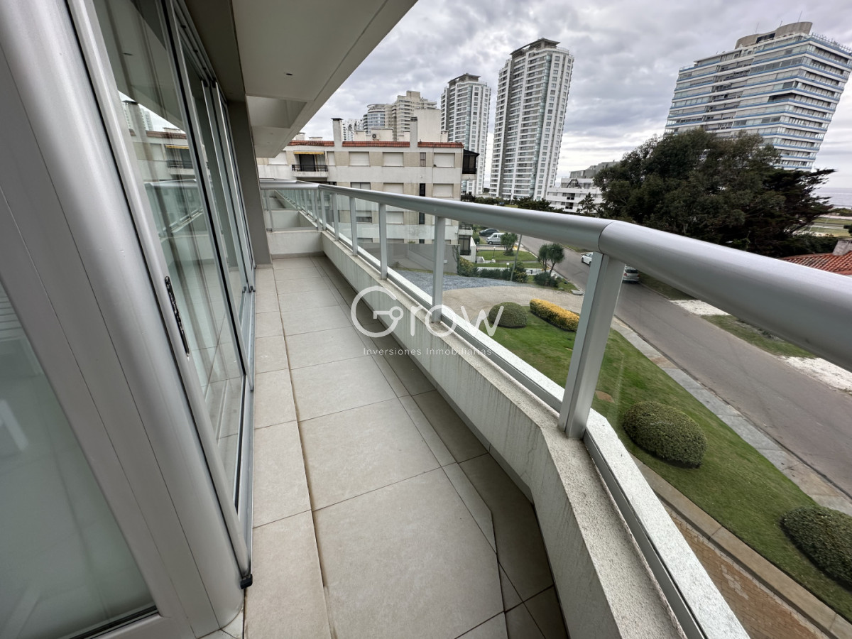 Apartamento ID.2175 - Excluso departamento semi piso en Playa Brava, Punta del Este!