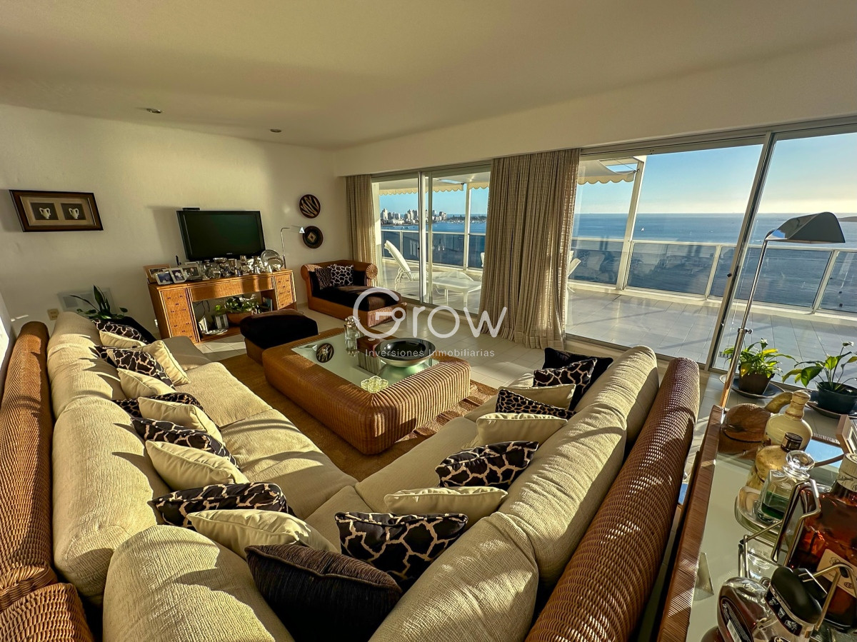 Apartamento ID.1160 - Gran penthouse en torre clásica de playa mansa 