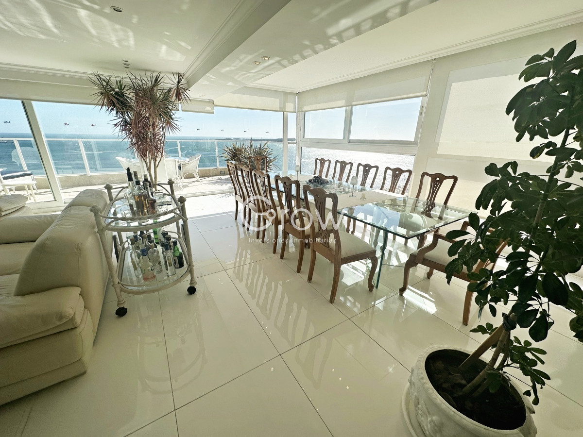 Apartamento ID.1172 - Penthouse en primera linea de Playa Mansa