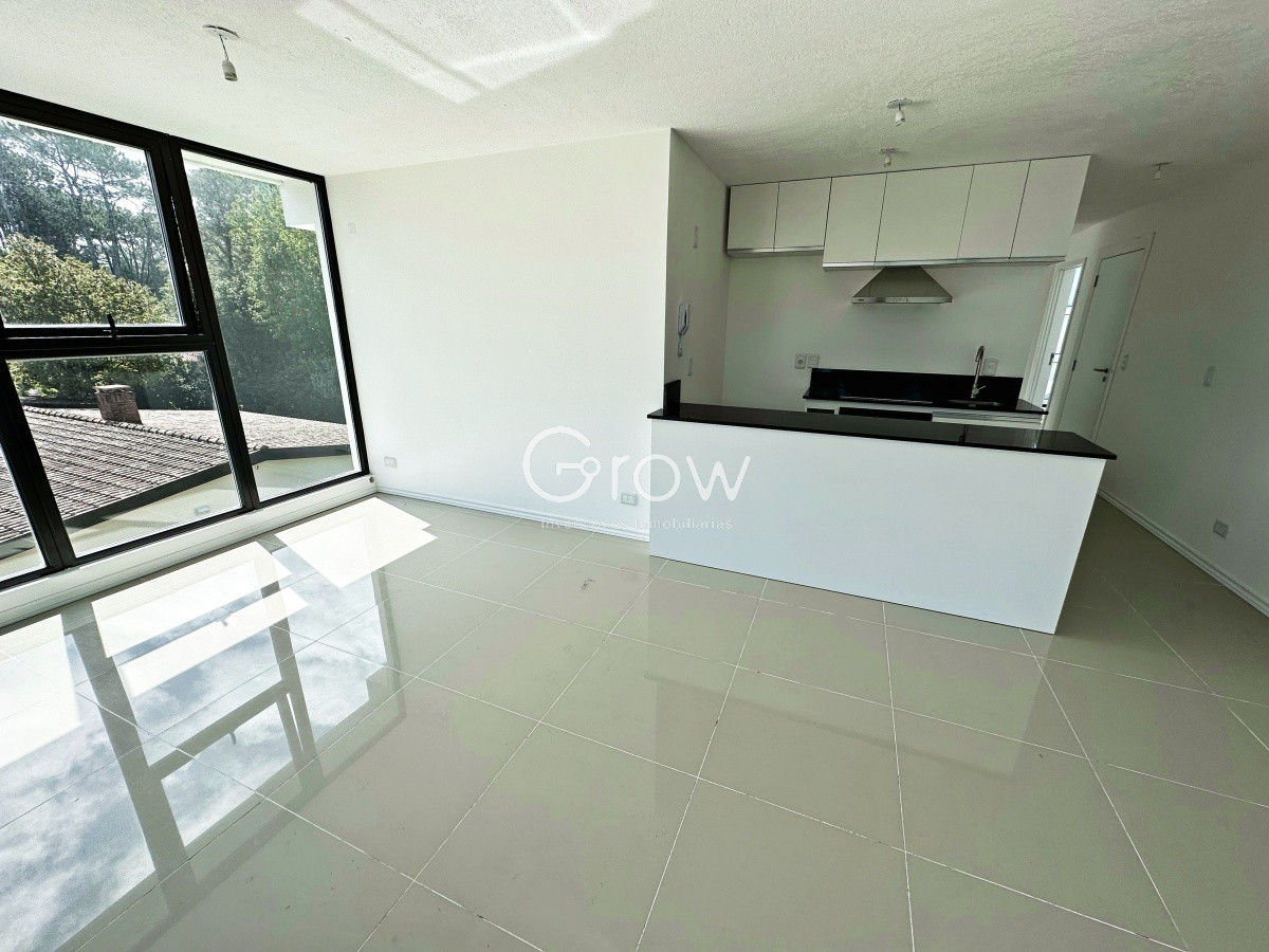 Apartamento ID.1 - Playa Mansa a 200 mts del mar! 3 dormitorios U$S 220.000! 