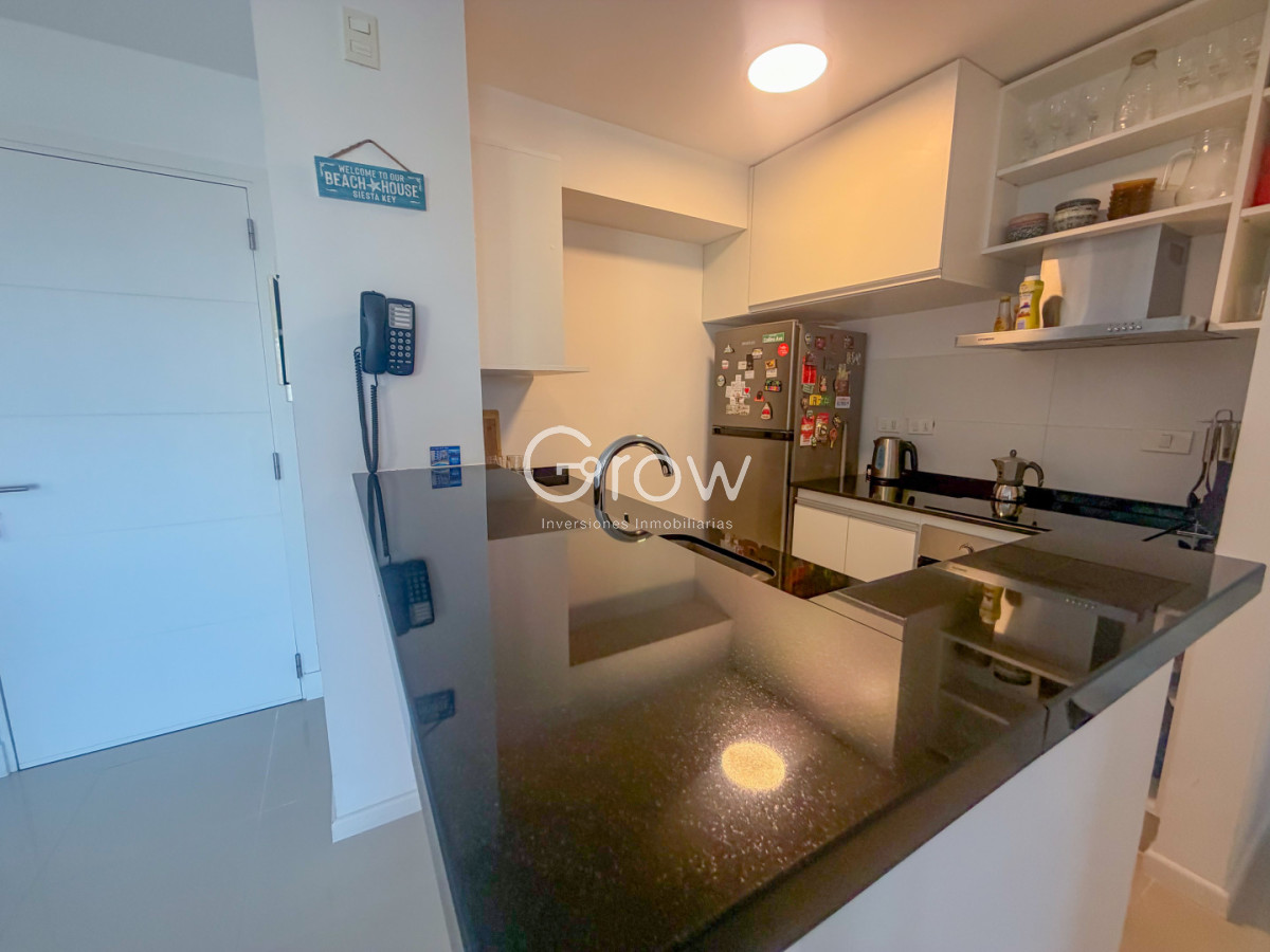 Apartamento ID.3533 - OPORTUNIDAD UNICA! Depto en excelente estado con vistas al mar U$S 239.000!