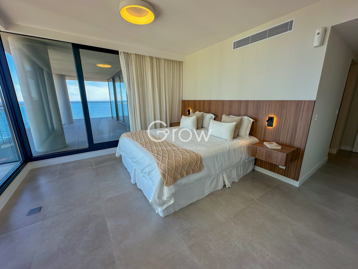 Apartamento ID.2327 - Venetian. Exclusivo apartamento frente al Mar en Playa Mansa!