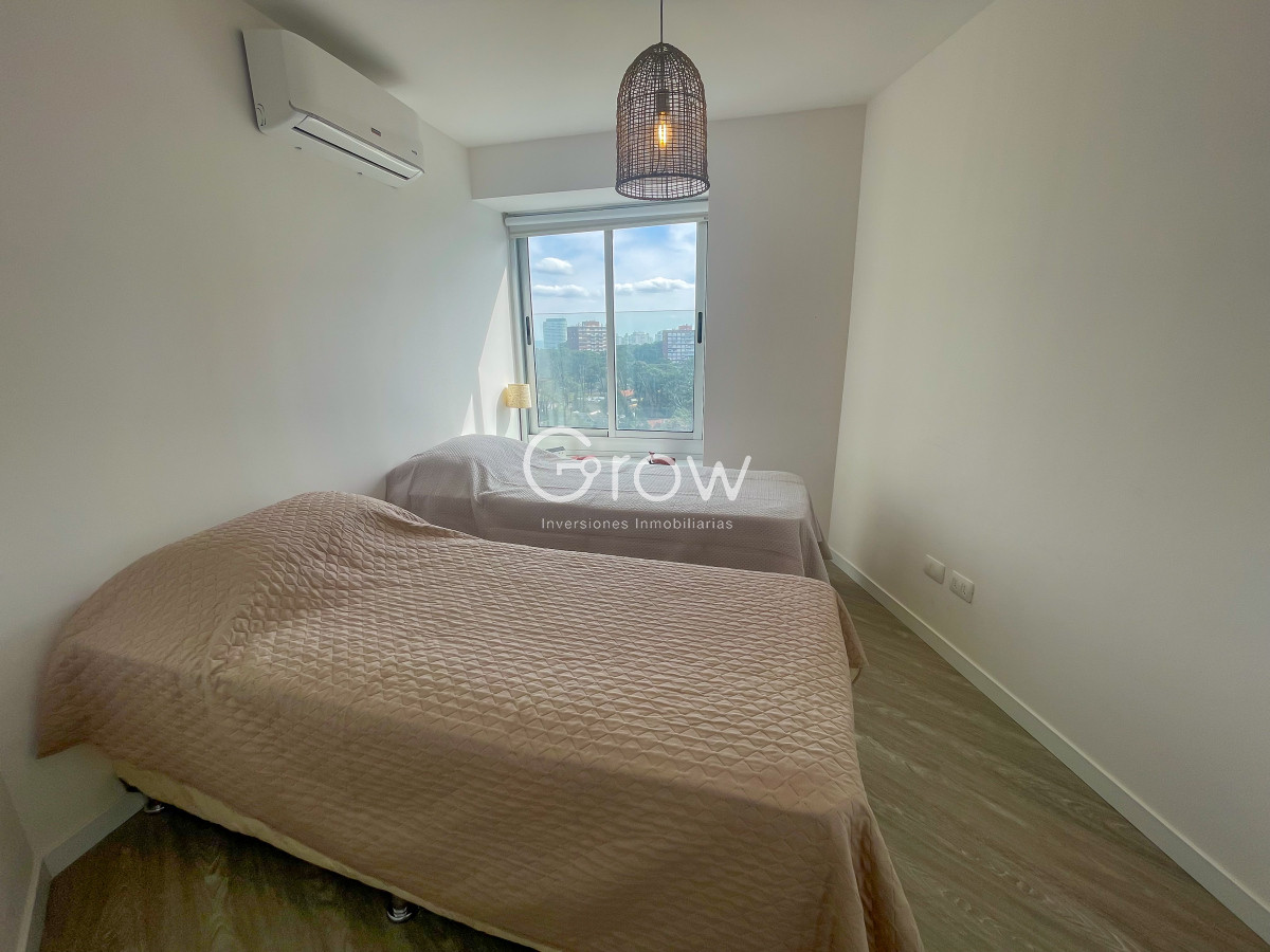 Apartamento ID.2612 - Piso alto en Av Roosevelt, alquiler de verano, Punta del Este!