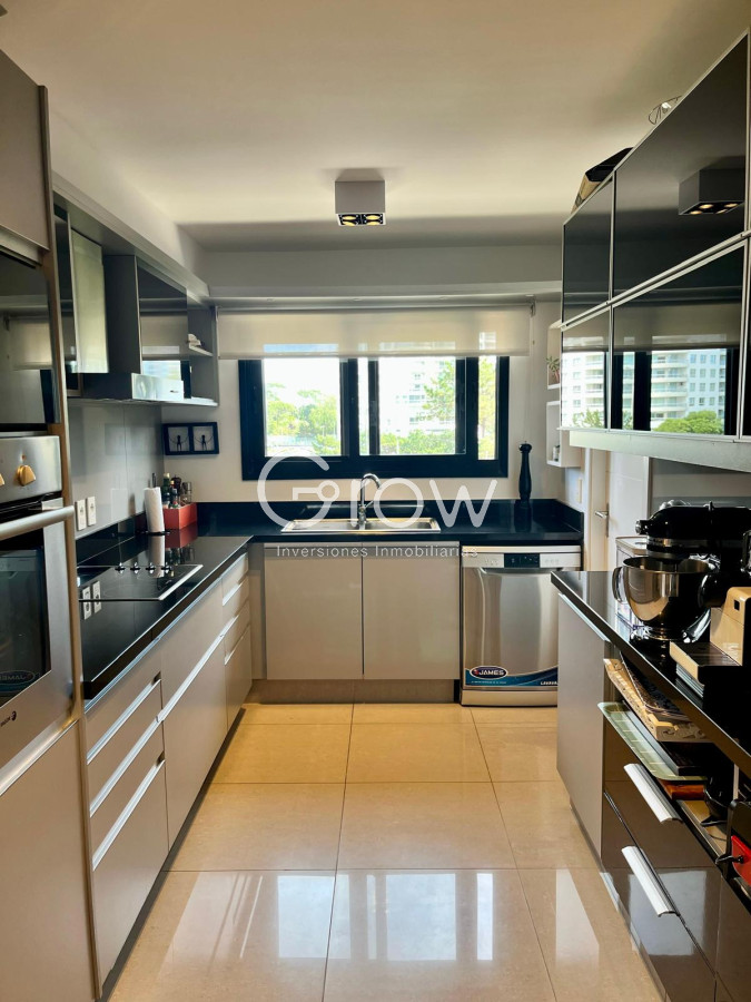 Apartamento ID.2544 -  One, Punta del Este! Exclusivo apartamento a pasos del mar.