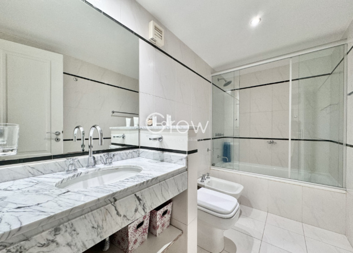 Apartamento ID.3248 - Con vistas a playa mansa y a metros del mar 