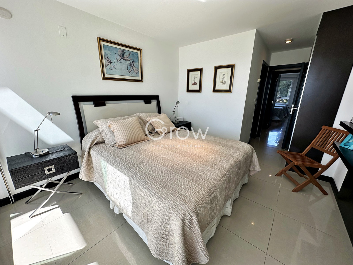 Apartamento ID.3271 - Gala Tower. Pda 4, exclusivo departamento a solo pasos del Mar en Playa Mansa.