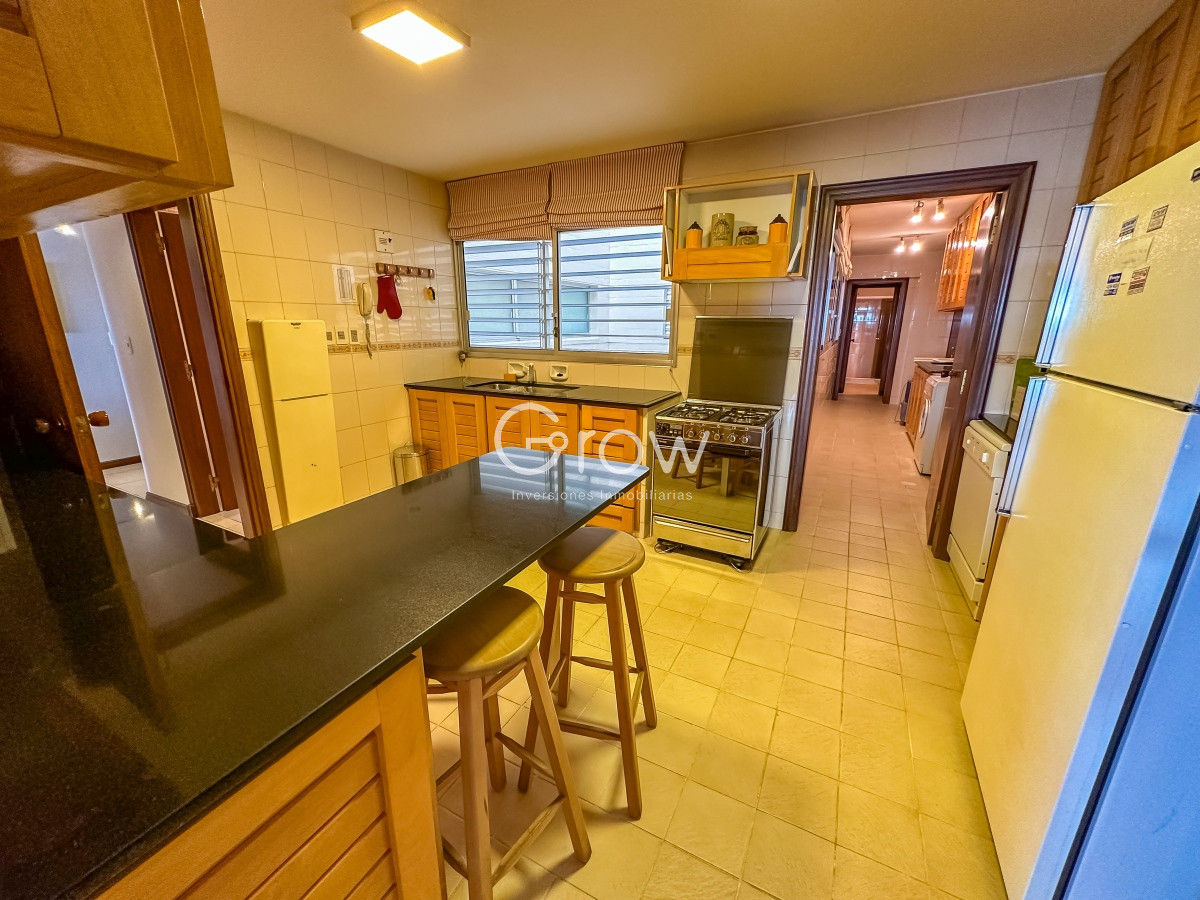 Apartamento ID.423 - Primera linea de peninsula, amplio departamento en venta
