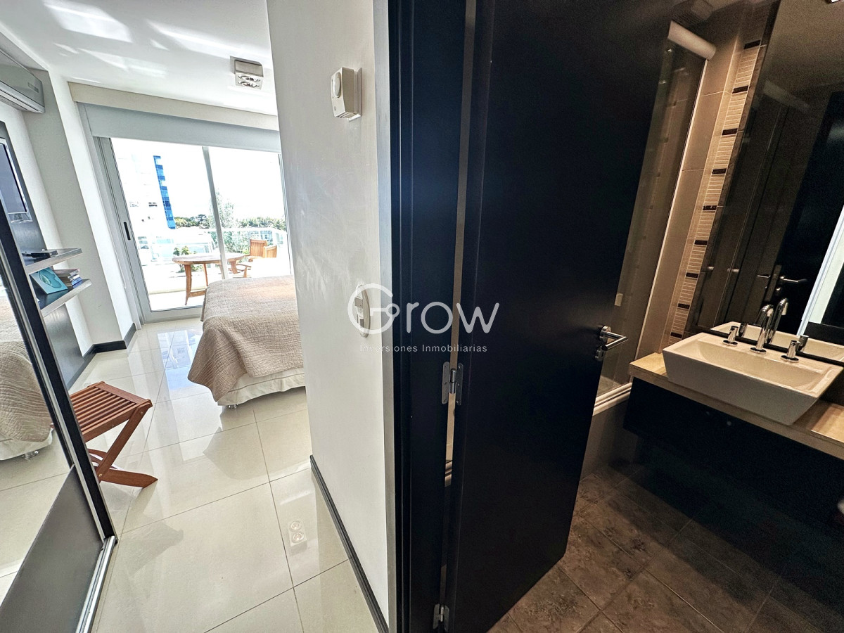 Apartamento ID.3271 - Gala Tower. Pda 4, exclusivo departamento a solo pasos del Mar en Playa Mansa.