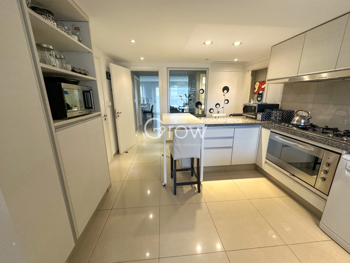 Apartamento ID.2175 - Excluso departamento semi piso en Playa Brava, Punta del Este!