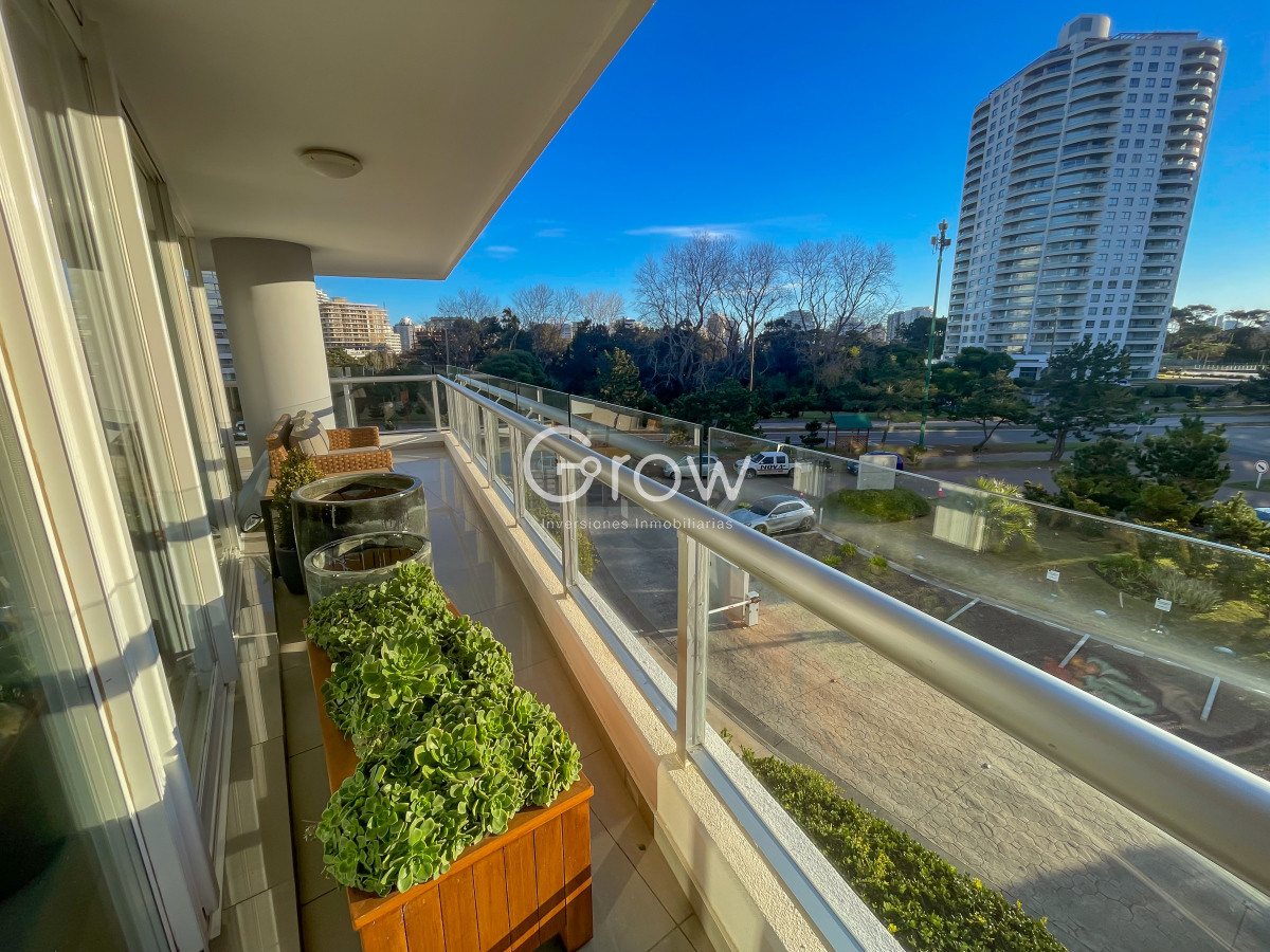Apartamento ID.2544 -  One, Punta del Este! Exclusivo apartamento a pasos del mar.