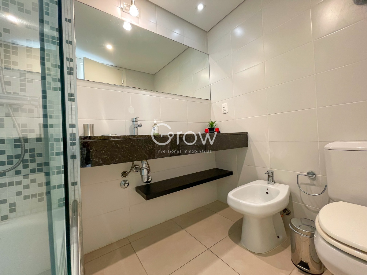 Apartamento ID.2053 - Hermoso apartamento esquinero en Playa Mansa!