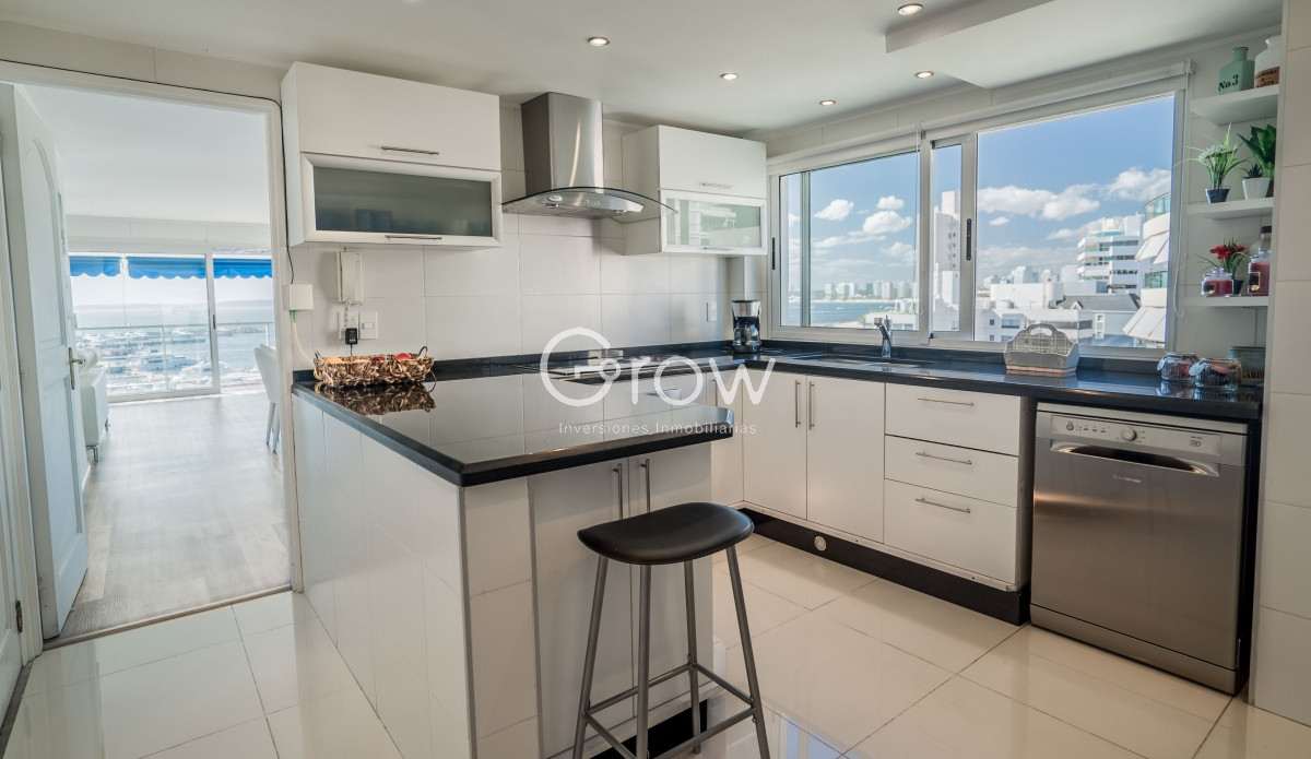 Apartamento ID.689 - Puerto, frente al Mar. Punta del Este