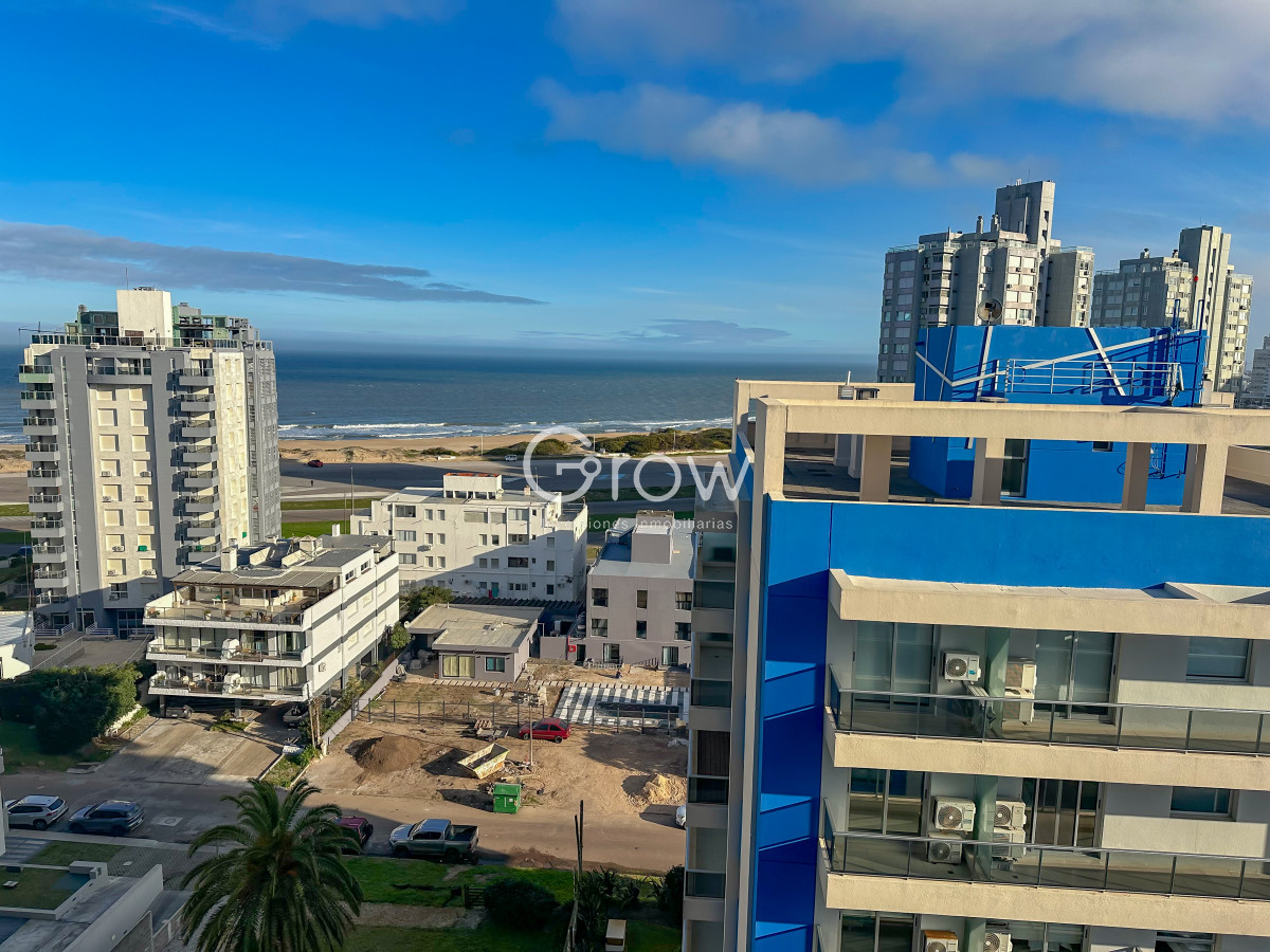 Apartamento ID.3006 - Hermoso piso alto con vistas al mar en parada 3 de Playa Brava 