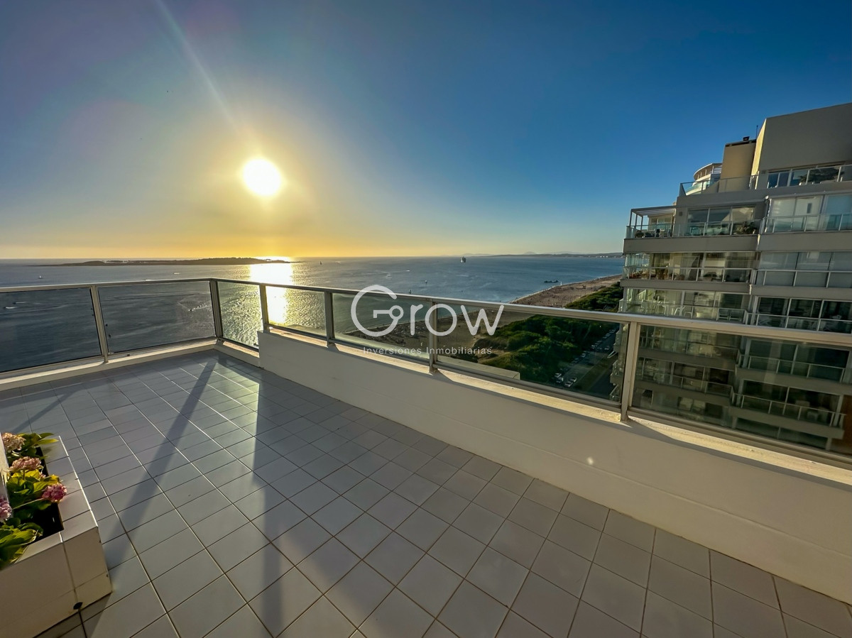 Apartamento ID.1160 - Gran penthouse en torre clásica de playa mansa 