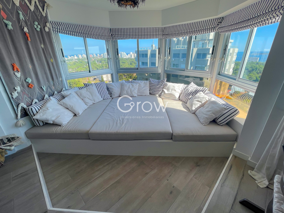Apartamento ID.2436 - Exclusivo Penthouse duplex, cerca de todo, Av Roosevelt, Punta del Este!
