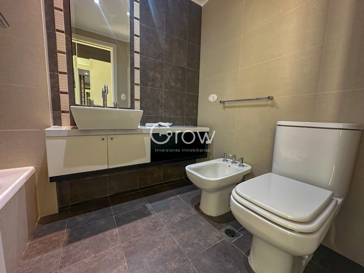 Apartamento ID.2828 - Exclusivo piso alto en Playa Mansa!