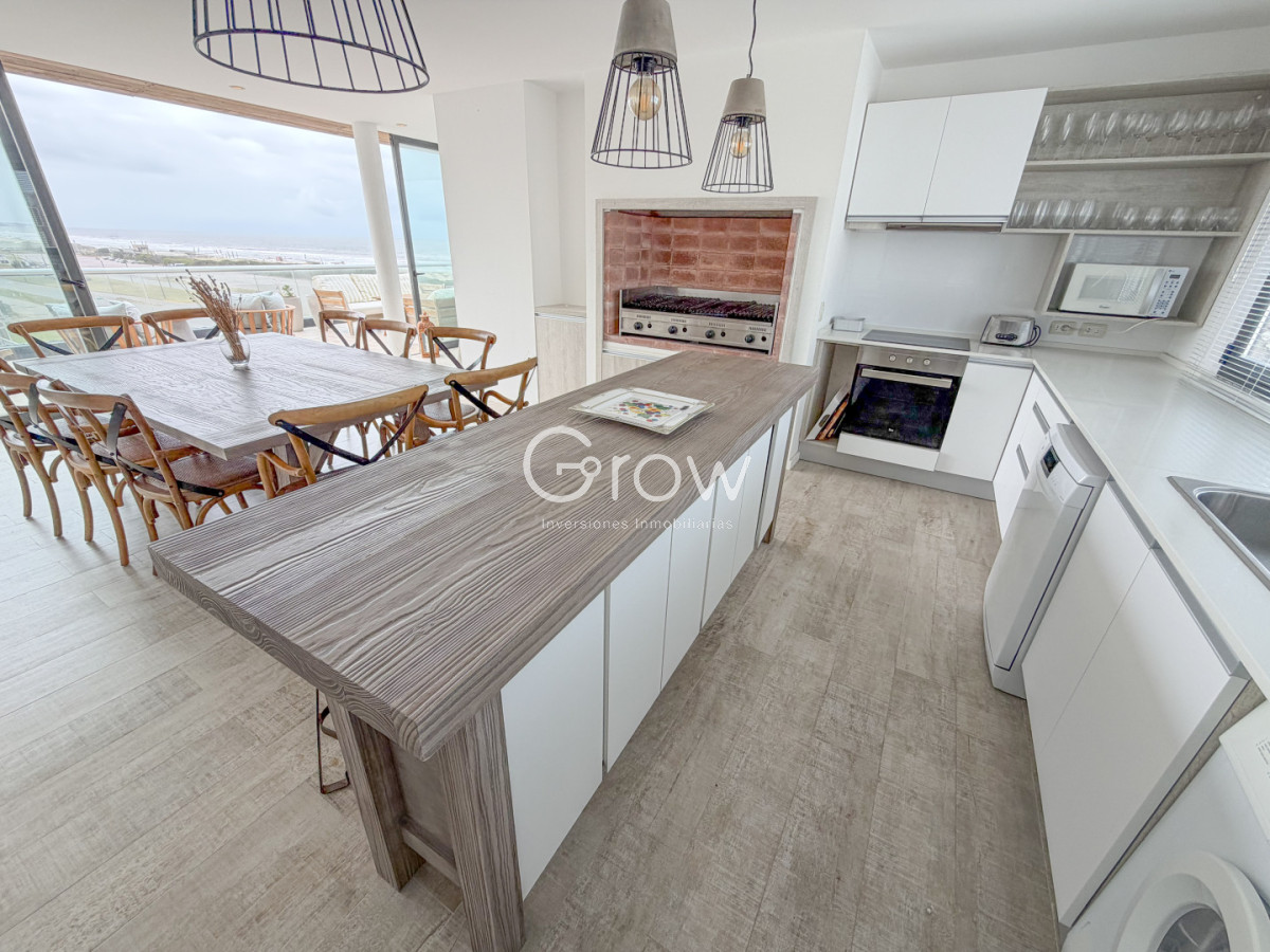 Apartamento ID.3570 - Exclusivo Penthouse en primera línea de Playa Brava