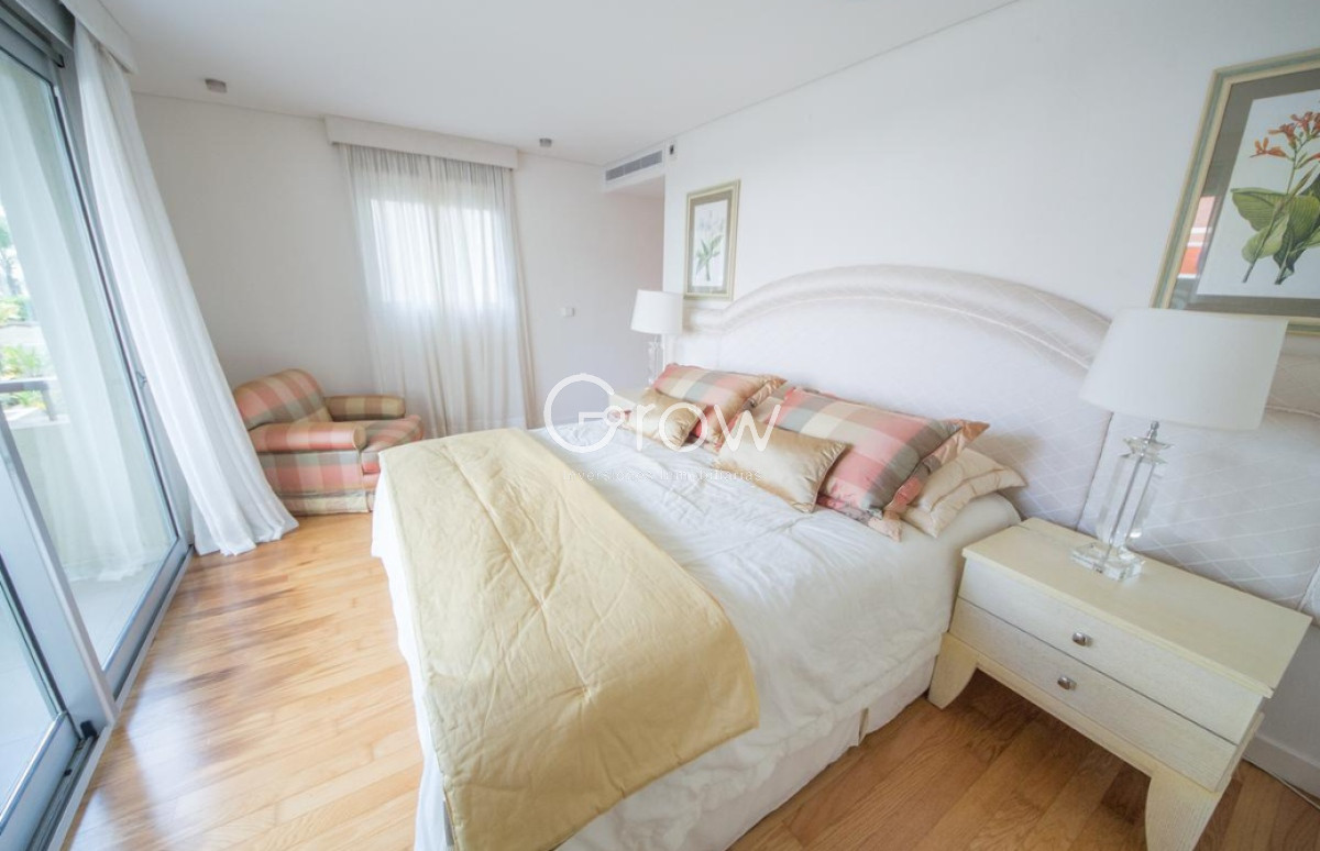Apartamento ID.2119 - Espectacular Departamento en el Puerto de Punta del Este