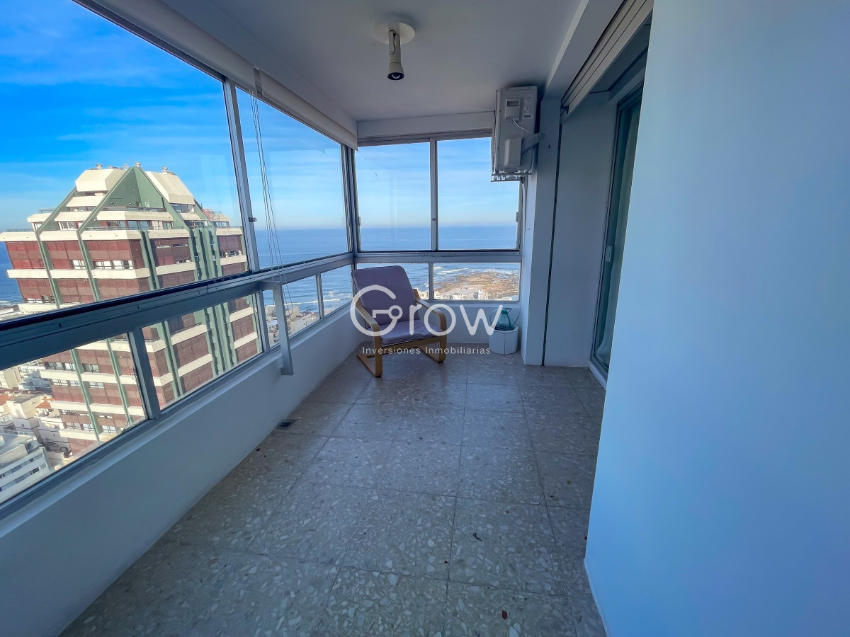 Apartamento ID.2042 - Piso alto en Península con vista a Playa Brava y Mansa!