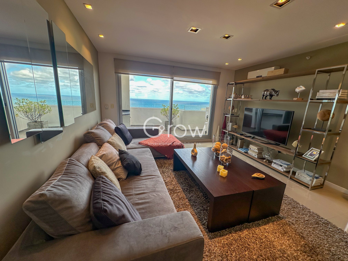 Apartamento ID.2566 - Planta especial en piso alto, parrillero y jacuzzi en balcón