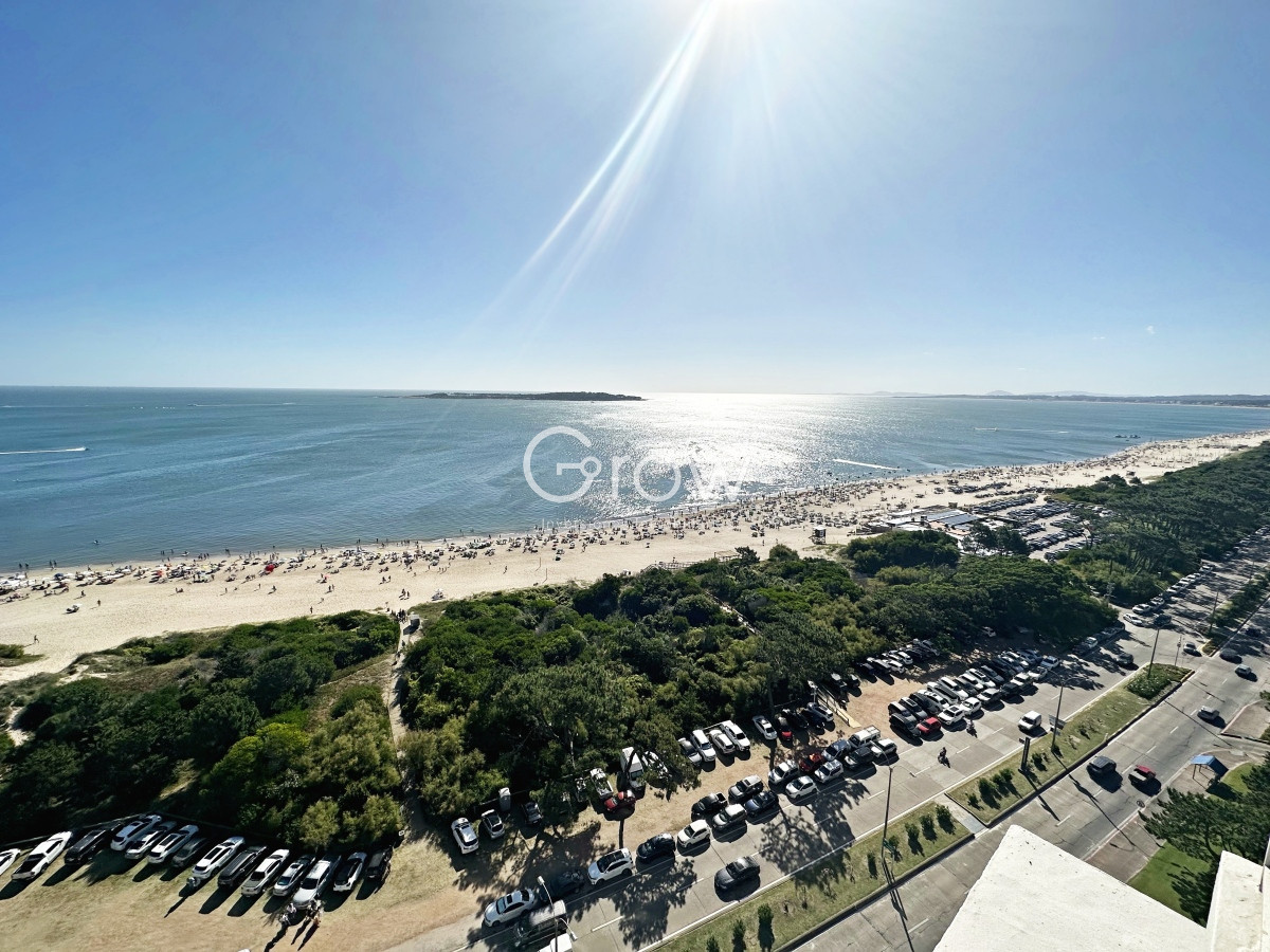 Apartamento ID.1172 - Penthouse en primera linea de Playa Mansa