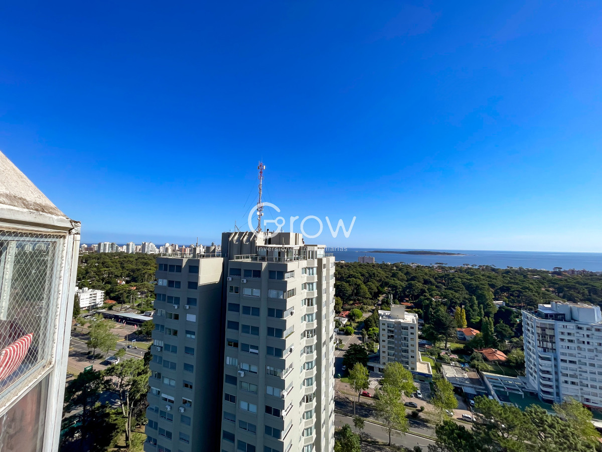 Apartamento ID.2436 - Exclusivo Penthouse duplex, cerca de todo, Av Roosevelt, Punta del Este!