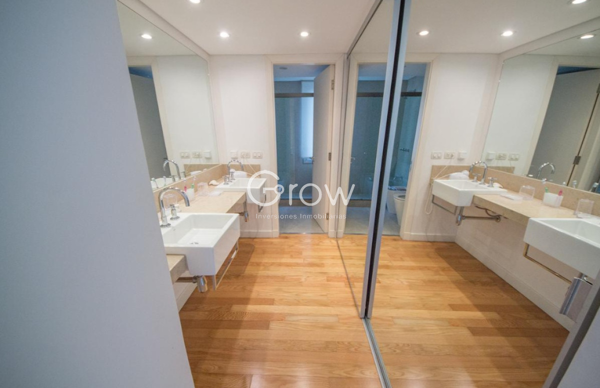 Apartamento ID.2119 - Espectacular Departamento en el Puerto de Punta del Este