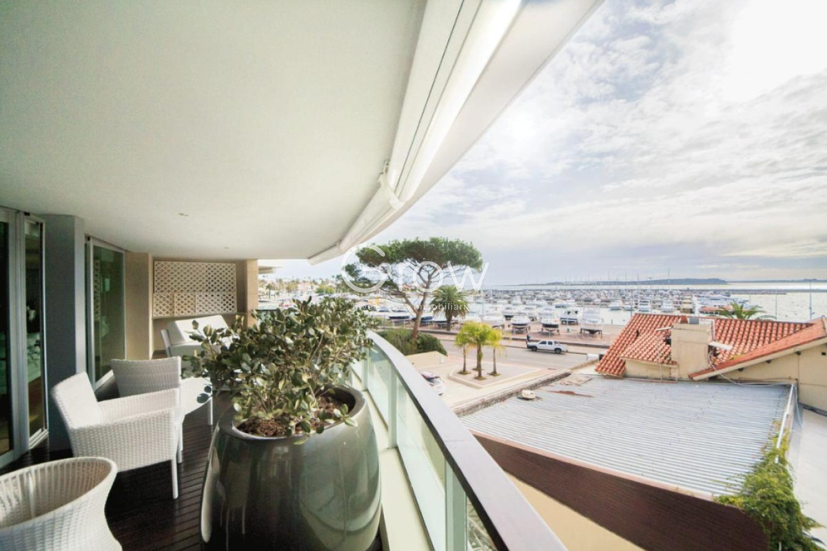 Apartamento ID.2119 - Espectacular Departamento en el Puerto de Punta del Este