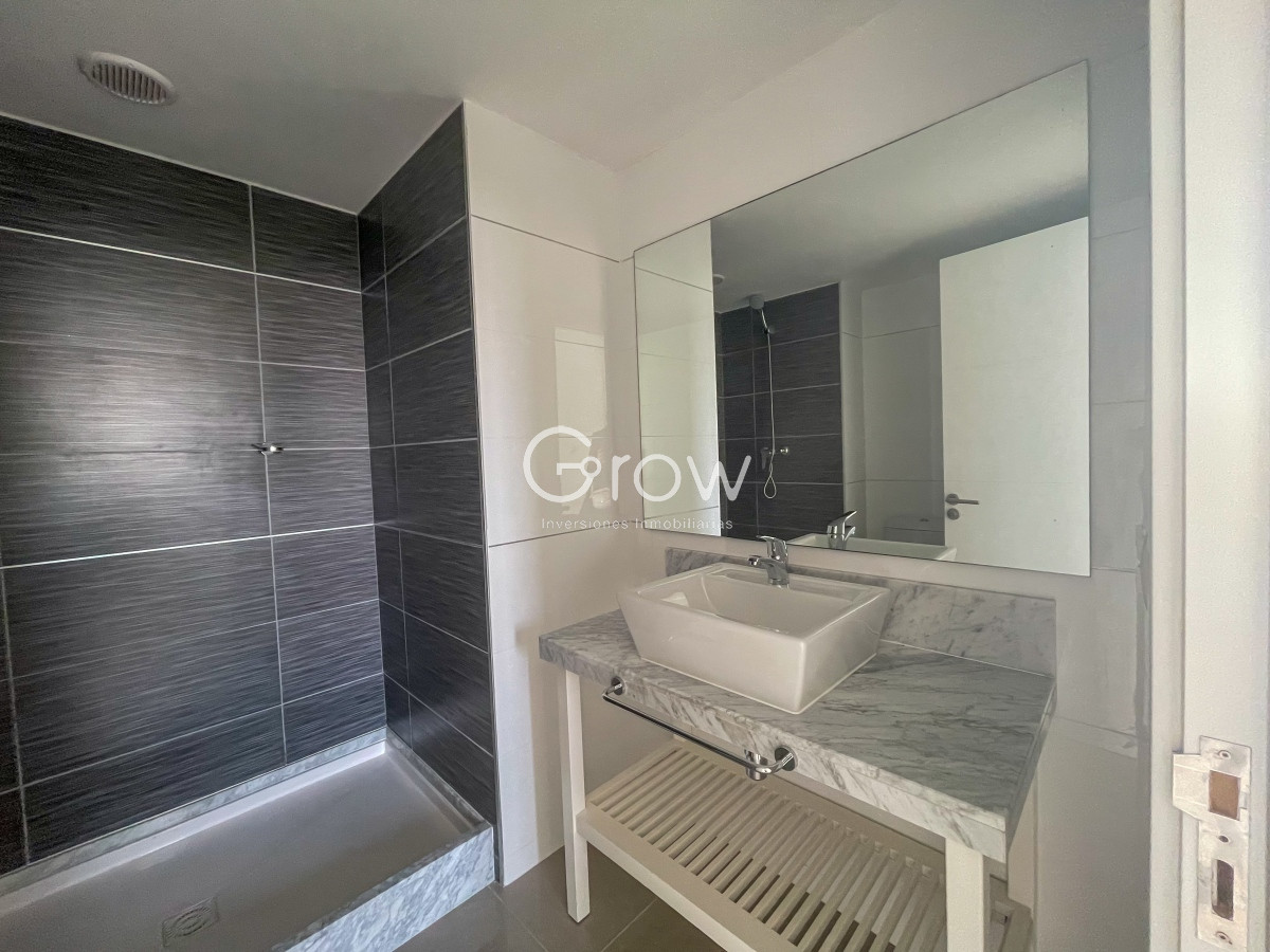 Apartamento ID.1833 - Piso alto en exclusiva Torre de Punta del Este.