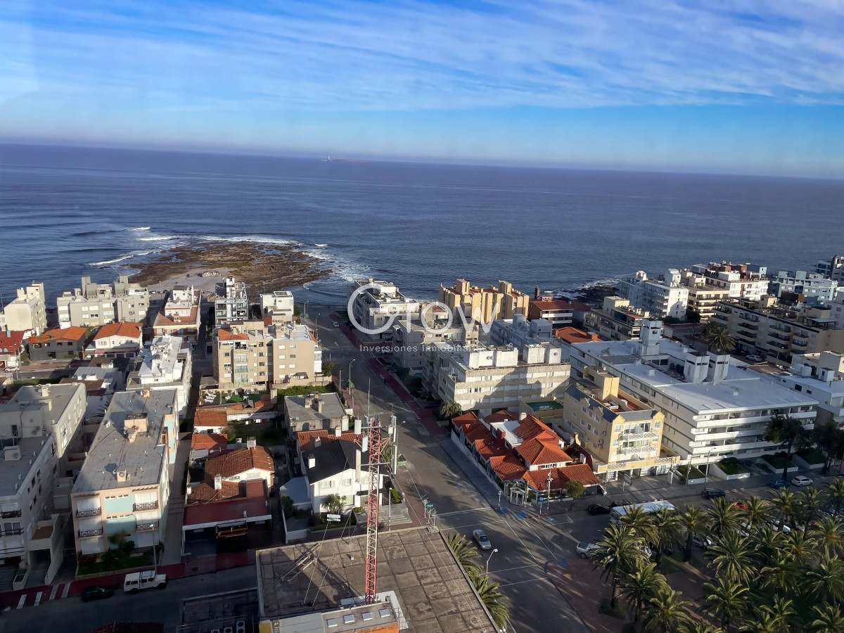 Apartamento ID.2042 - Piso alto en Península con vista a Playa Brava y Mansa!