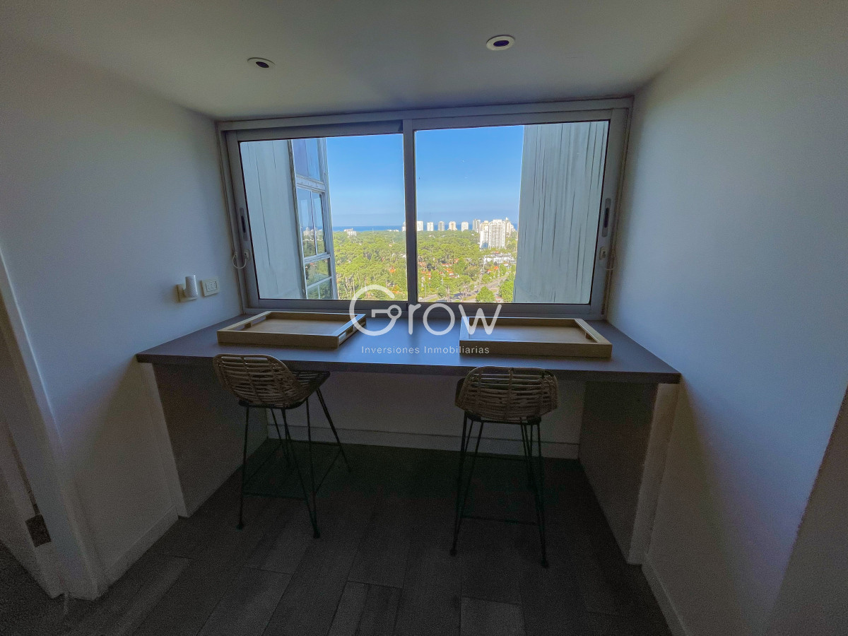 Apartamento ID.2436 - Exclusivo Penthouse duplex, cerca de todo, Av Roosevelt, Punta del Este!