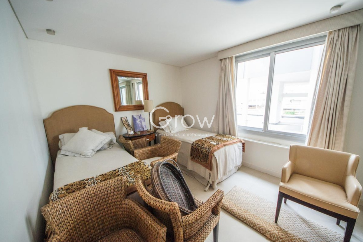Apartamento ID.2119 - Espectacular Departamento en el Puerto de Punta del Este