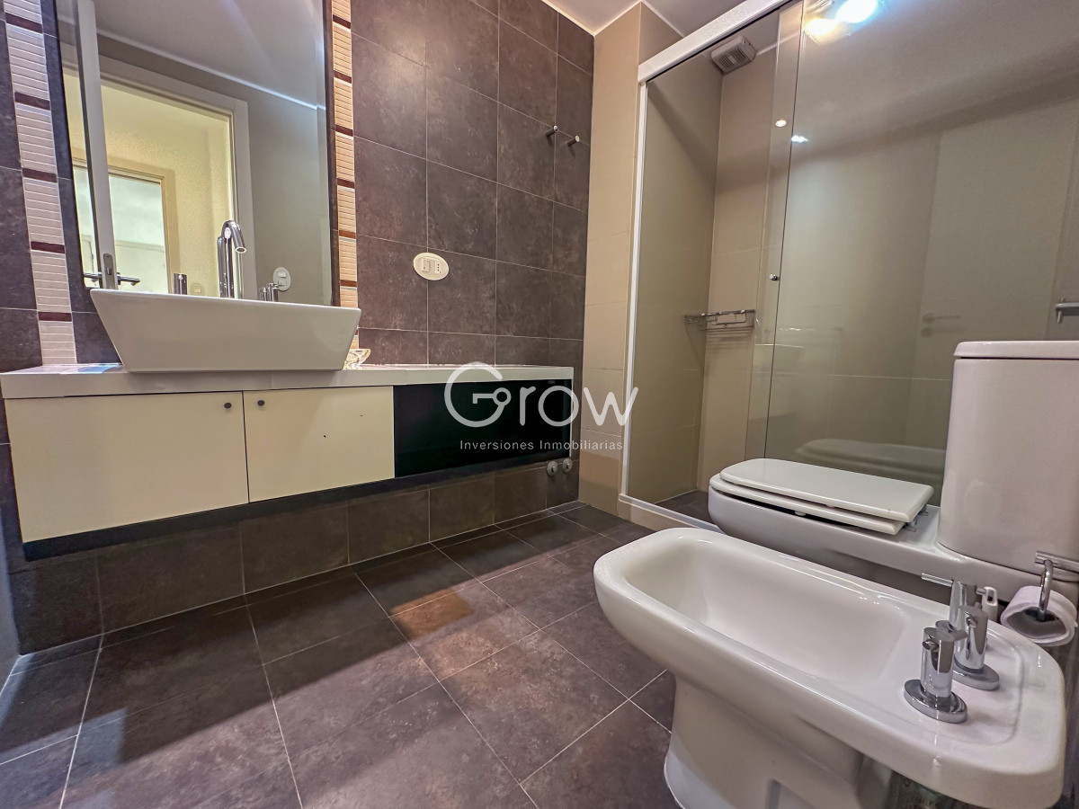 Apartamento ID.2828 - Exclusivo piso alto en Playa Mansa!