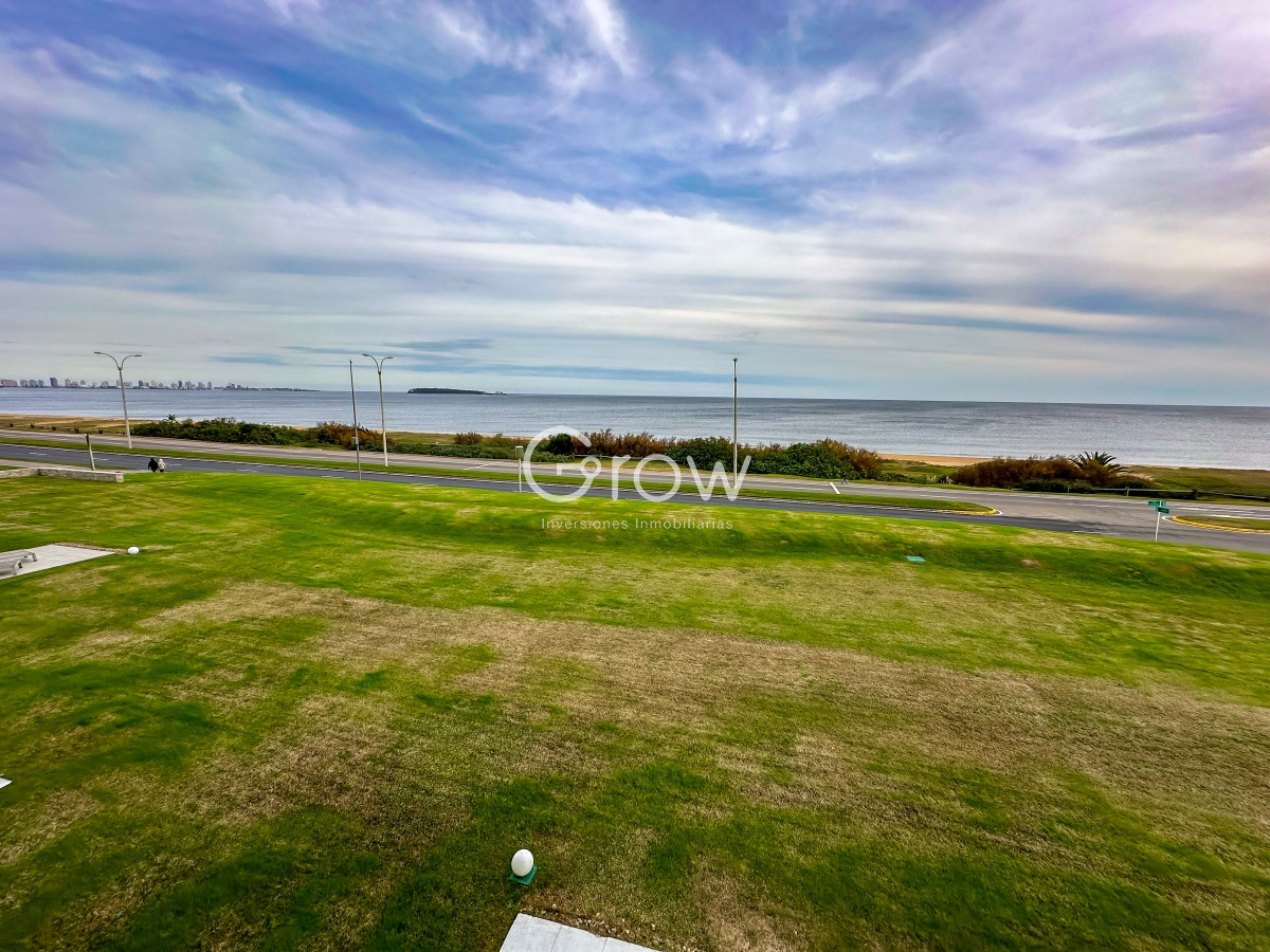 Apartamento ID.1795 - Exclusivo departamento en primera línea de Playa Mansa