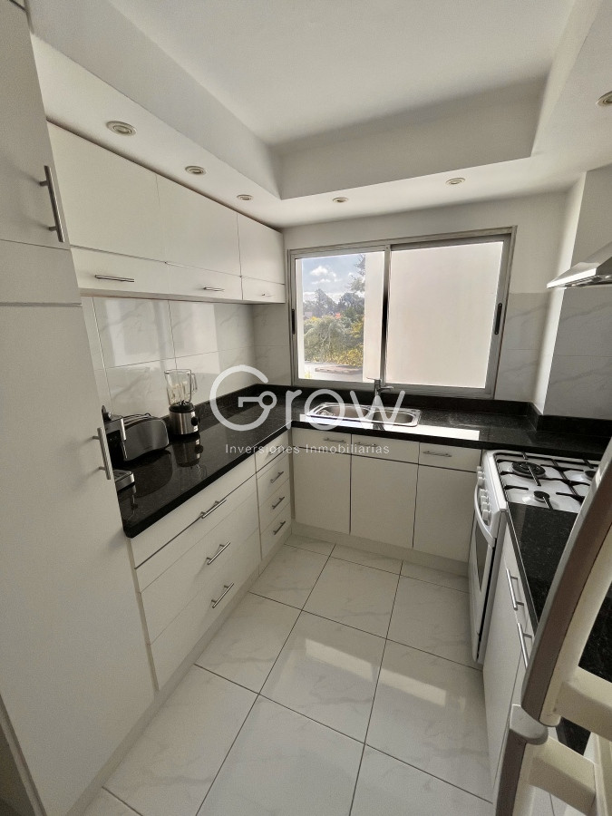 Apartamento ID.8 - Edificio Tauro - Primera fila de Playa Mansa. Amplio con vistas directas al mar