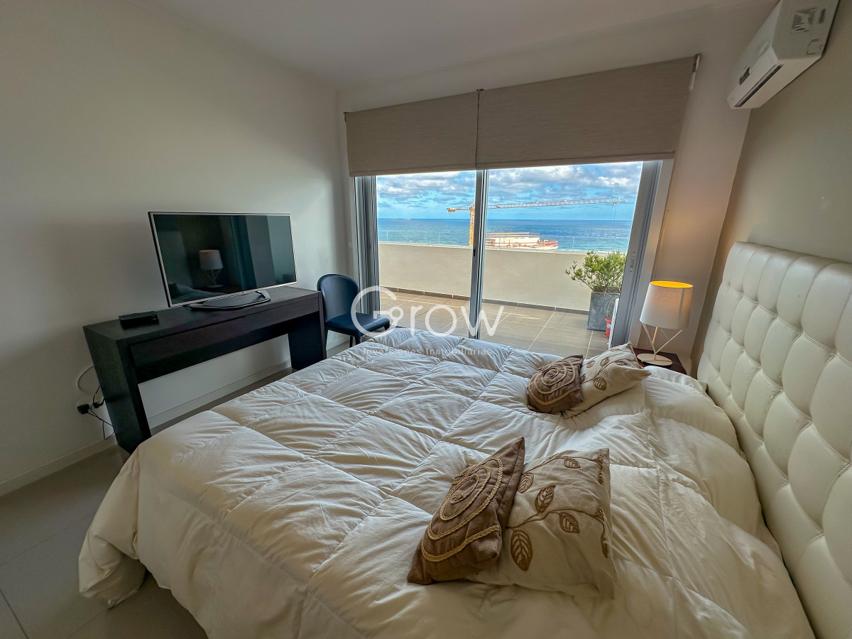 Apartamento ID.2566 - Planta especial en piso alto, parrillero y jacuzzi en balcón