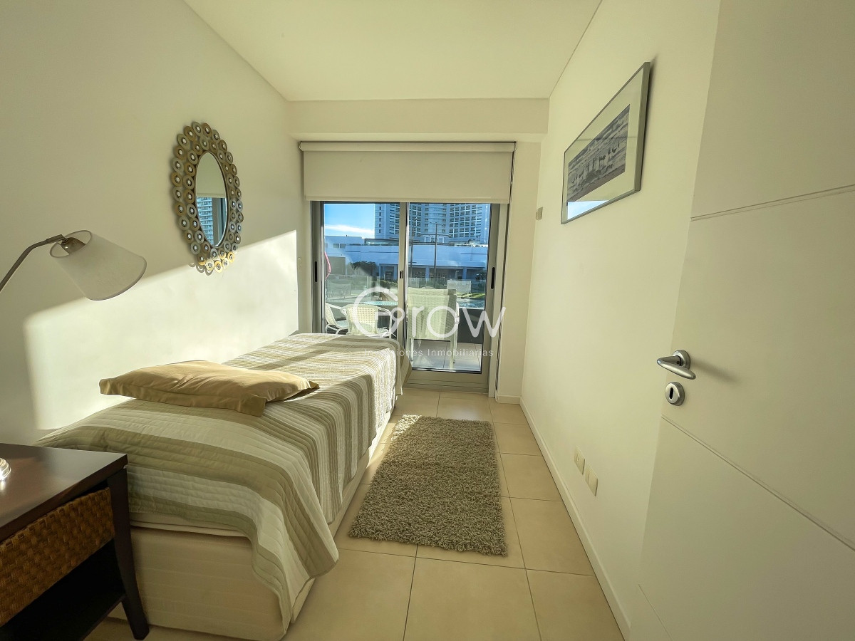 Apartamento ID.2053 - Hermoso apartamento esquinero en Playa Mansa!