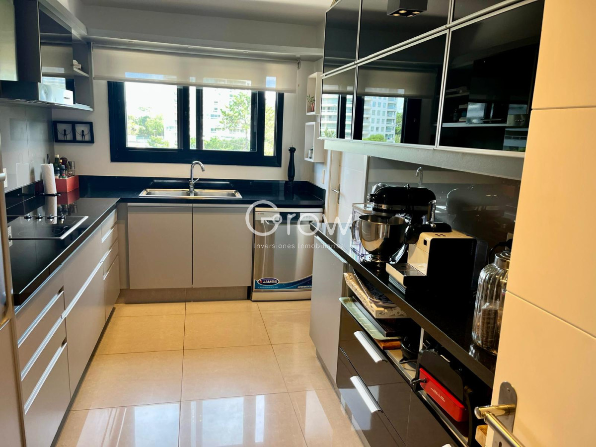 Apartamento ID.2544 -  One, Punta del Este! Exclusivo apartamento a pasos del mar.