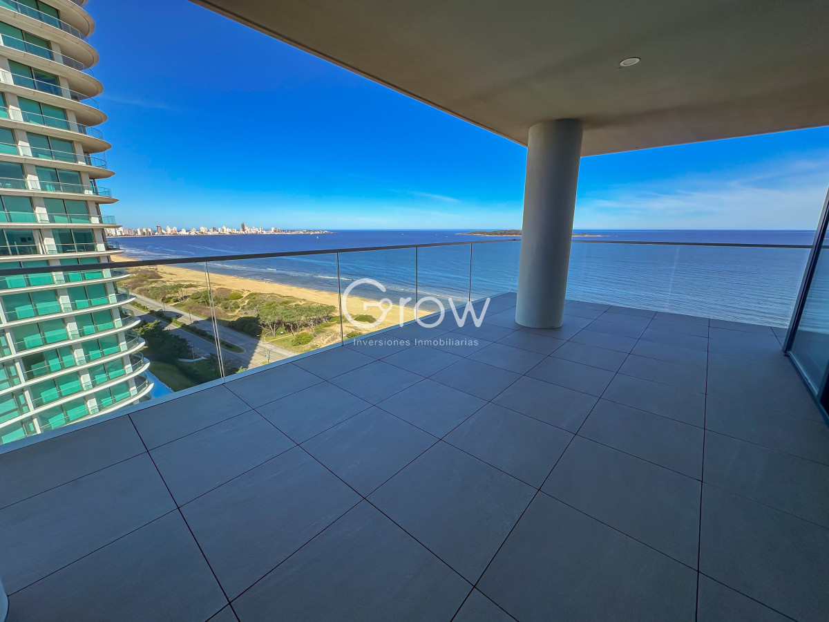 Apartamento ID.2327 - Venetian. Exclusivo apartamento frente al Mar en Playa Mansa!