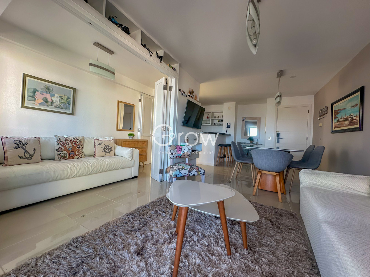 Apartamento ID.3006 - Hermoso piso alto con vistas al mar en parada 3 de Playa Brava 