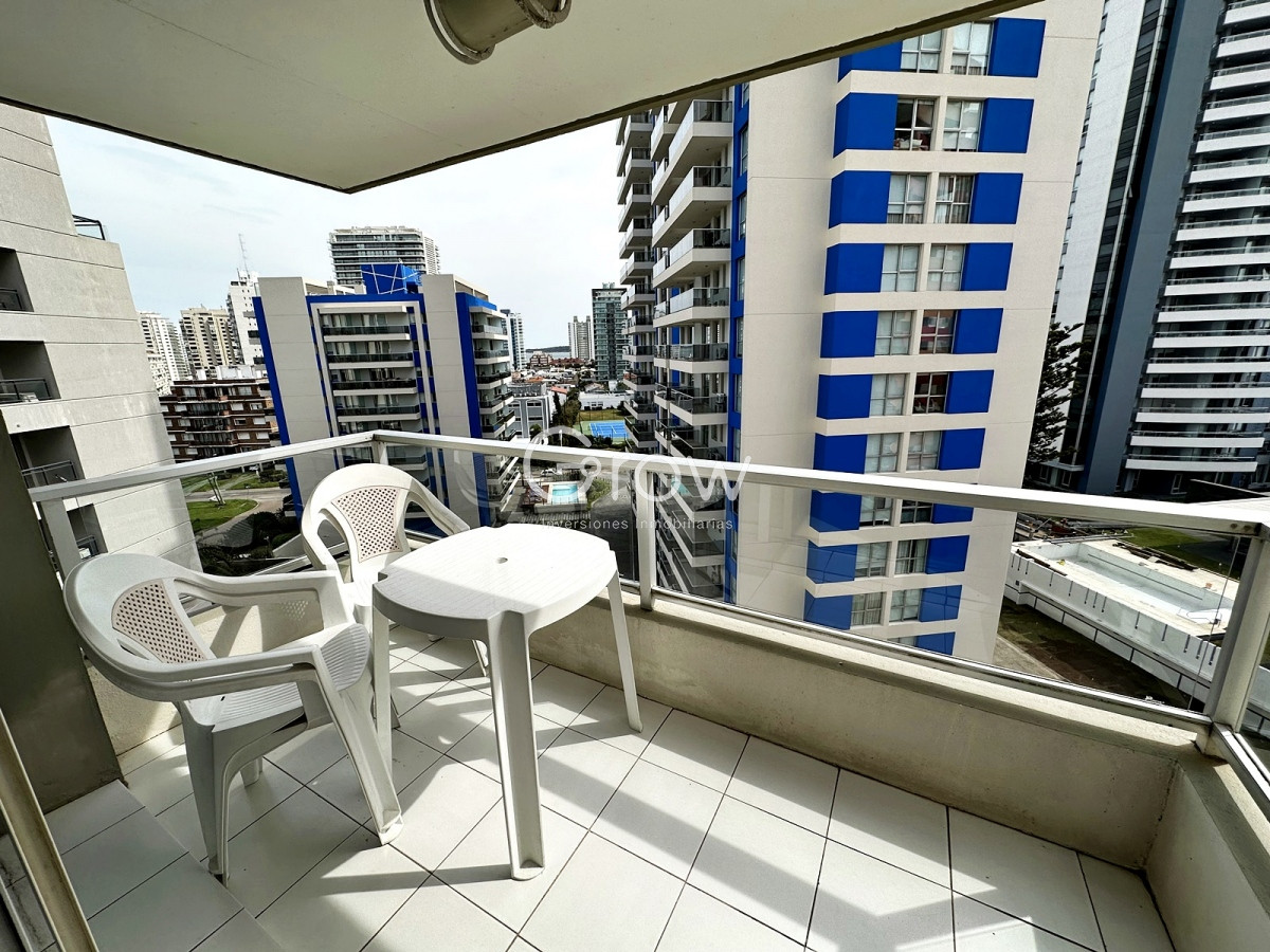 Apartamento ID.749 - Punta del Este Playa Brava. Vista al Mar.