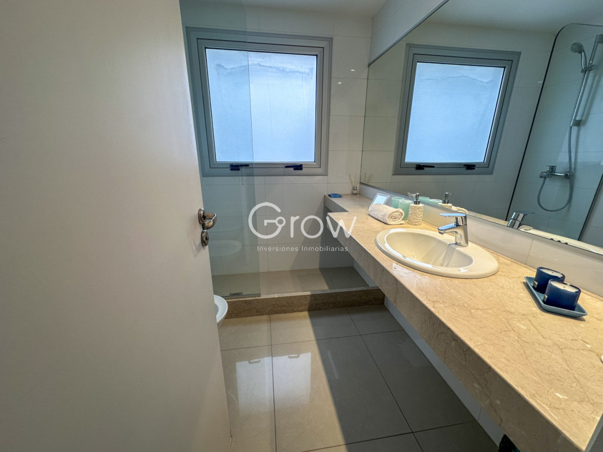 Apartamento ID.2175 - Excluso departamento semi piso en Playa Brava, Punta del Este!